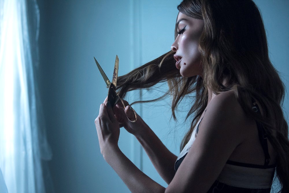 Severina si je v novem videospotu za pesem ‘DALEKO TI KUĆA’ ostrigla lase.