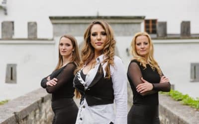 Vesna Kovač nam z novo skladbo in videospotom sporoča »Drzni si«